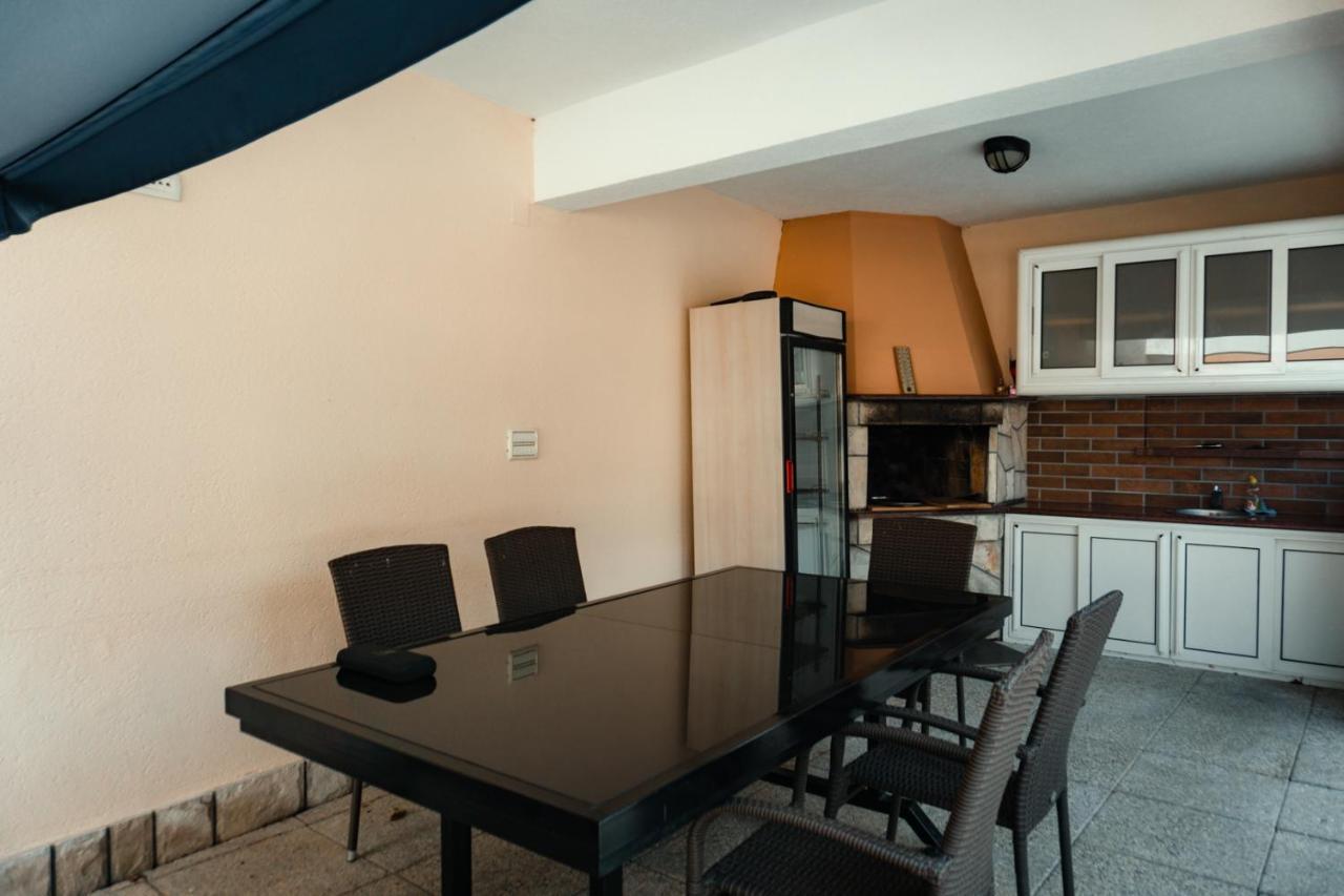 Holiday Home Rozic - Villa With Private Seasonal Heated Pool Mostar Exterior foto